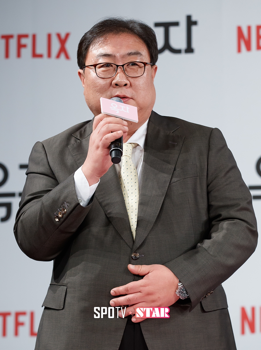 [포토S] 인사하는 서우식 프로듀서