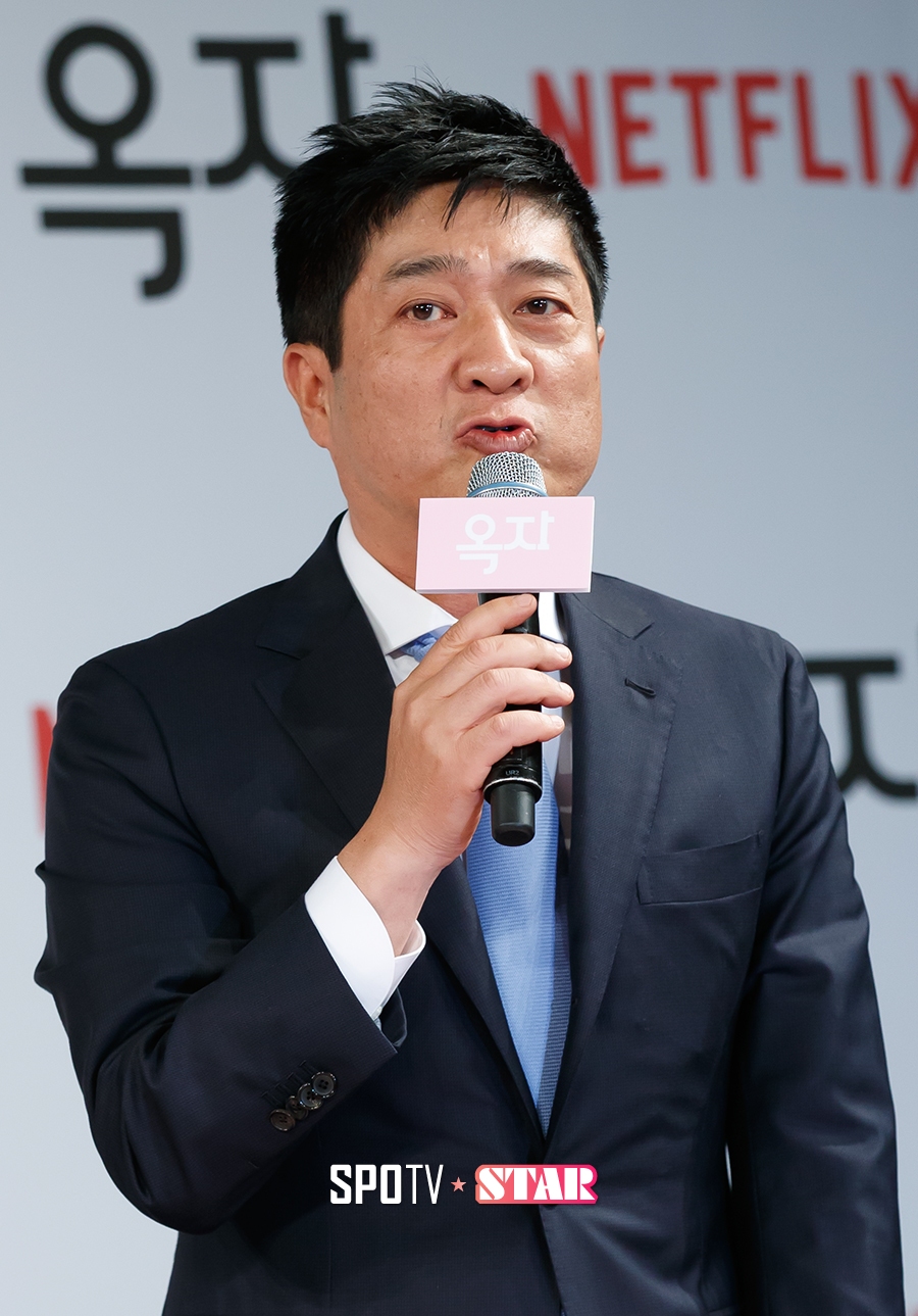 [포토S] 인사하는 김우택 대표