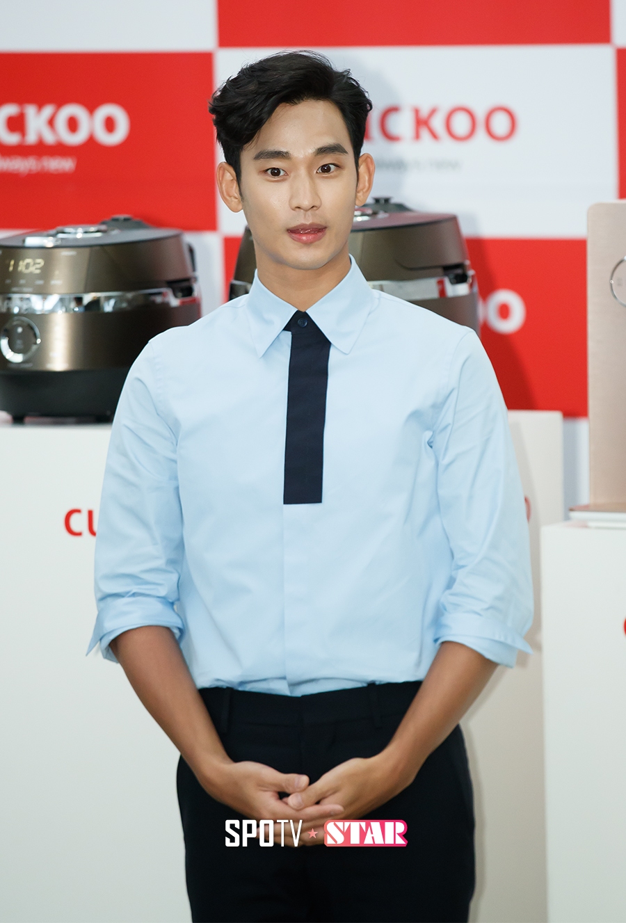 [포토S] 김수현, 수려한 외모 뽐내며