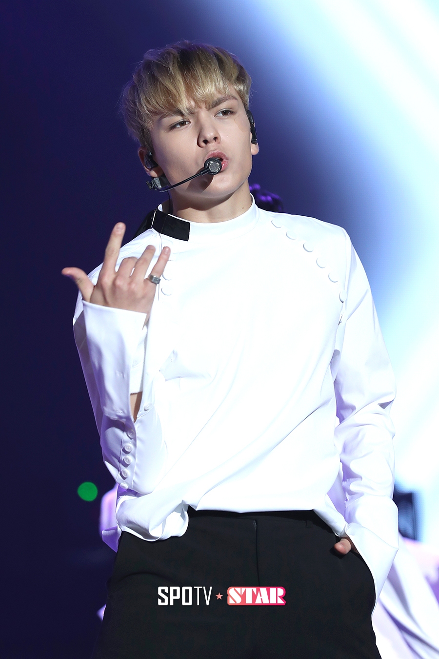 [포토S] 세븐틴 버논, 무대 위 디카프리오