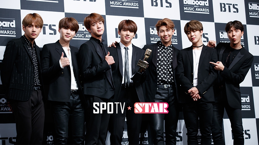 [포토S] 방탄소년단, 소중한 그래미 트로피
