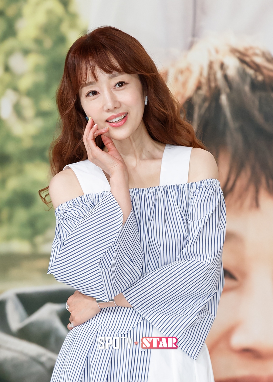 [포토S] 윤손하, 1990년대 청순 느낌 그대로
