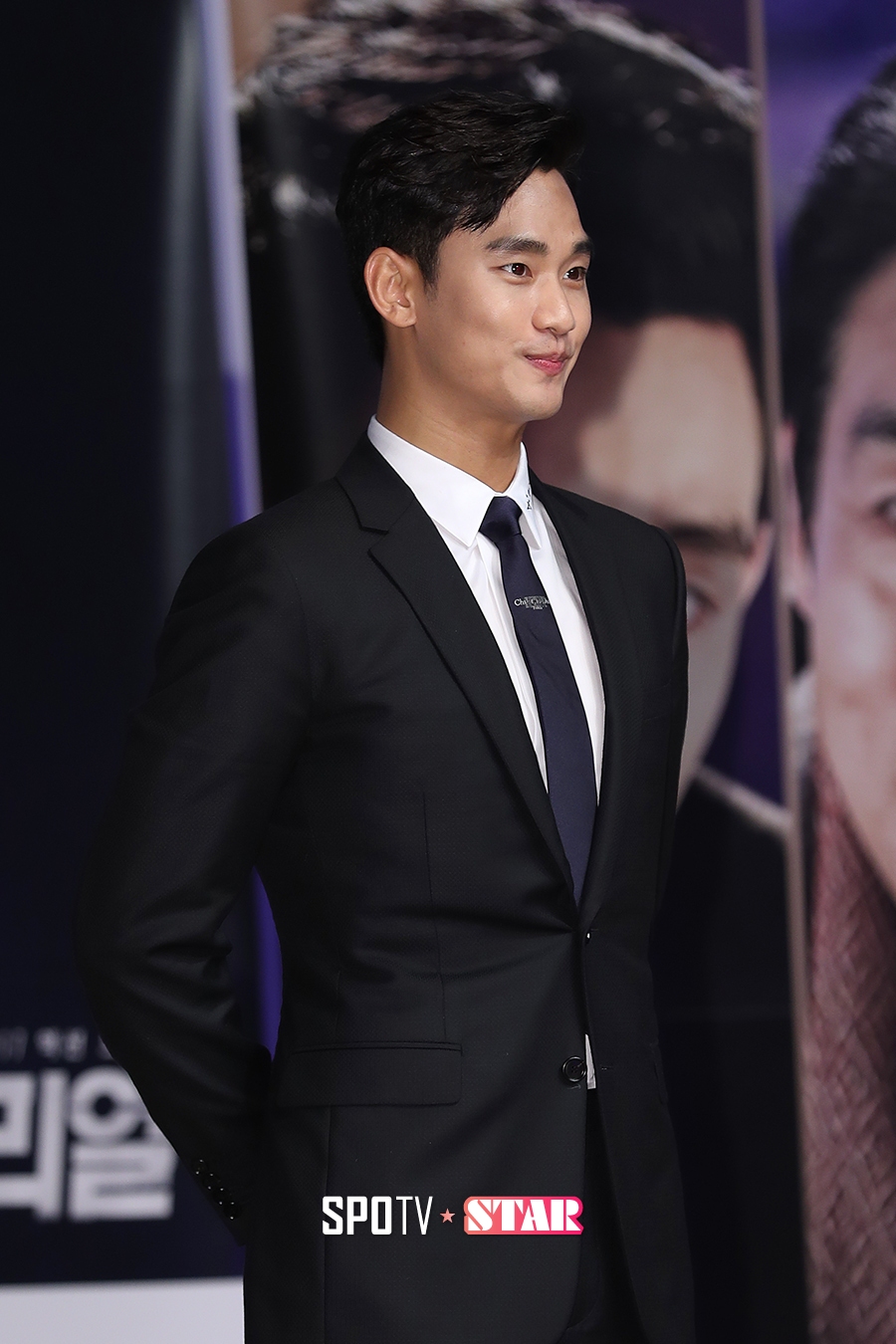 [포토S] 김수현, 옆모습도 조각