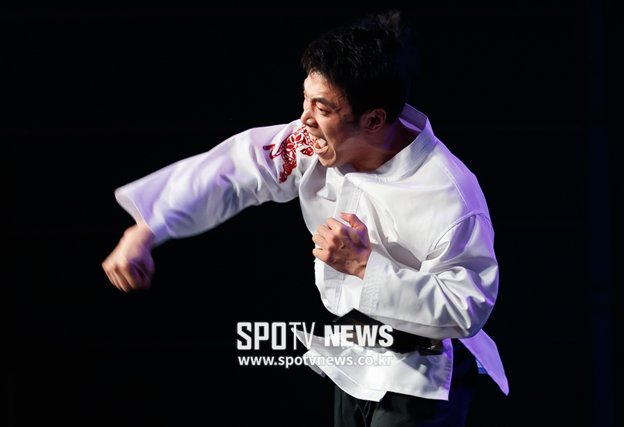 [포토S] 신민철, '아자자!'