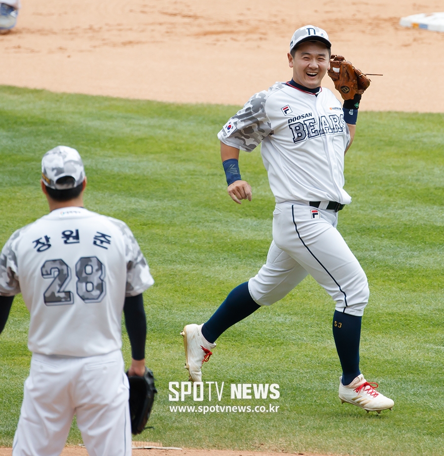 [포토S] 최주환, '원준이형 나 잘했지?'