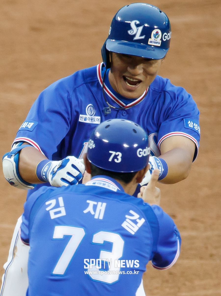 [포토S] 홈런 이승엽, 역전포의 미소