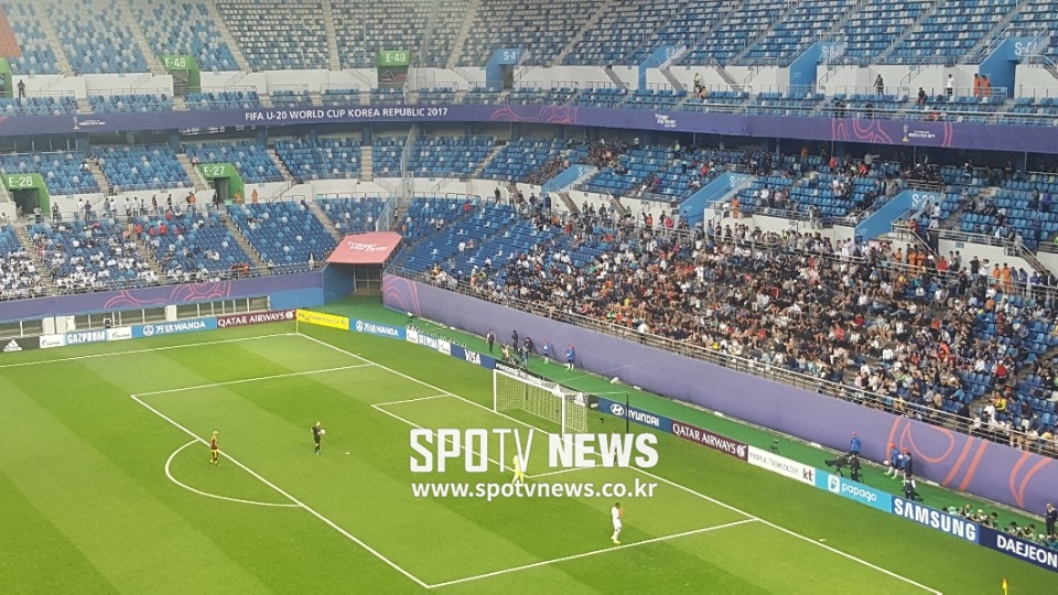 [U-20 WC] '인종차별' 우루과이, 승부차기에서 응원 받지 못했다