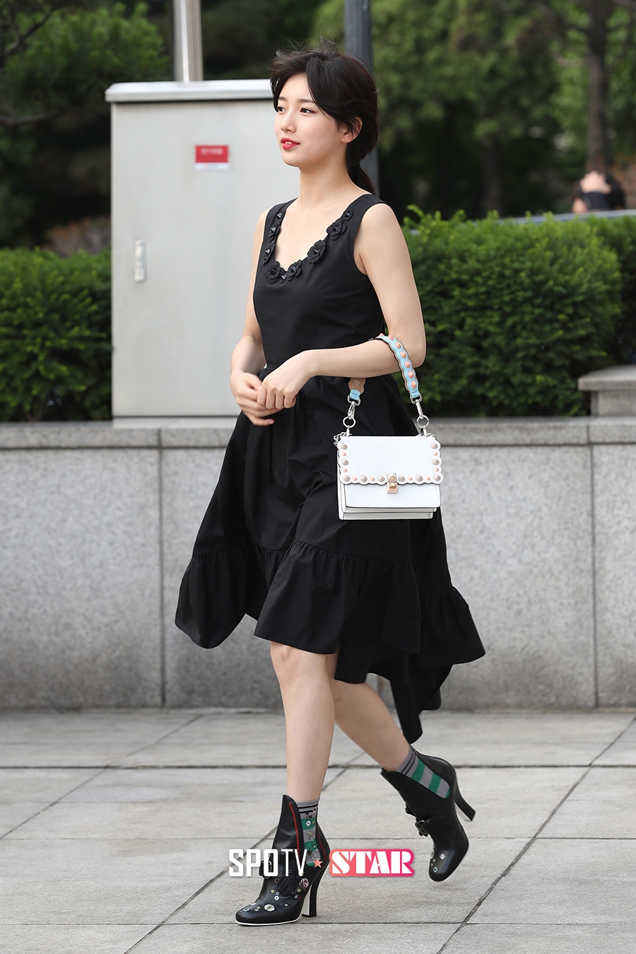 [포토S] 수지, 눈부신 백옥 피부
