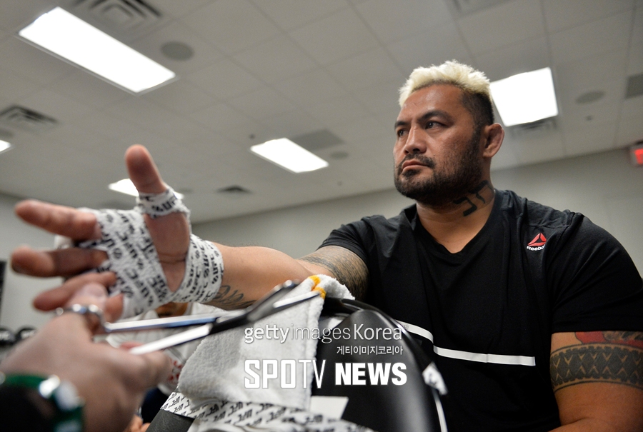 [UFC 영상] 마크 헌트 "10번이고 다시 일어난다…내가 살아온 방식"