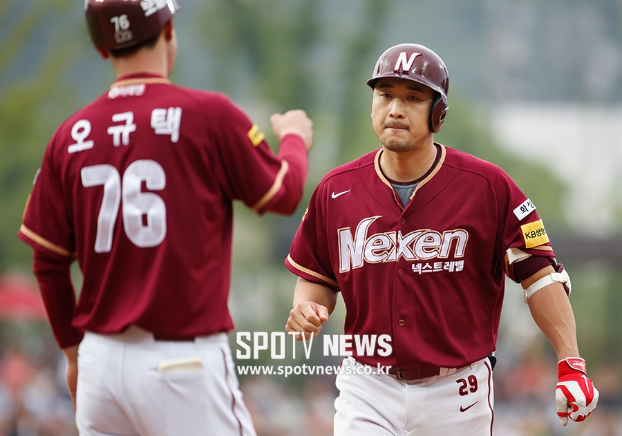 [포토S] 이택근, '한 점 더 달아난다'