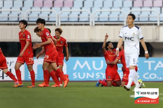 [K리그 챌린지 리뷰] '니폼니시 앞에서' 부천, 서울 이랜드 1-0 제압