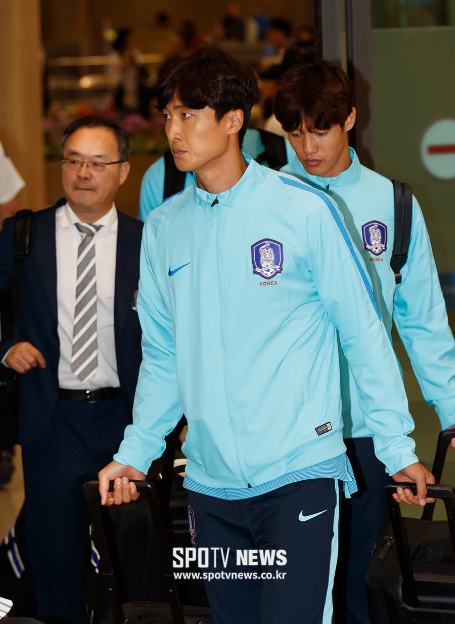 [포토S] 표정 굳은 곽태휘