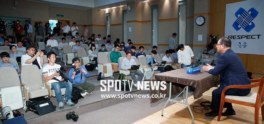 [포토S] KFA 기술위원회의 결과 발표, 뜨거운 취재 열기