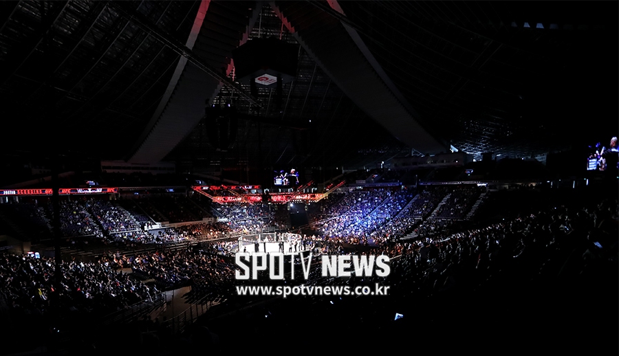 [포토S] 열기 가득한 UFC 파이트 나이트 111 경기장