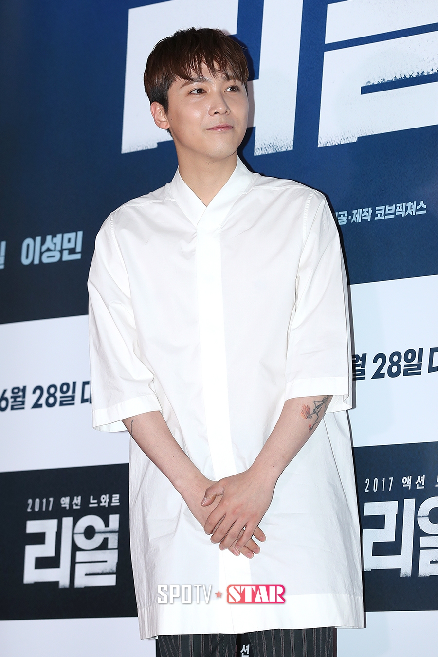 [포토S] 포즈 취하는 이홍기