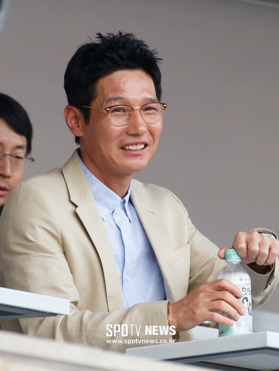 [포토S] 야구장 찾은 염경엽 단장