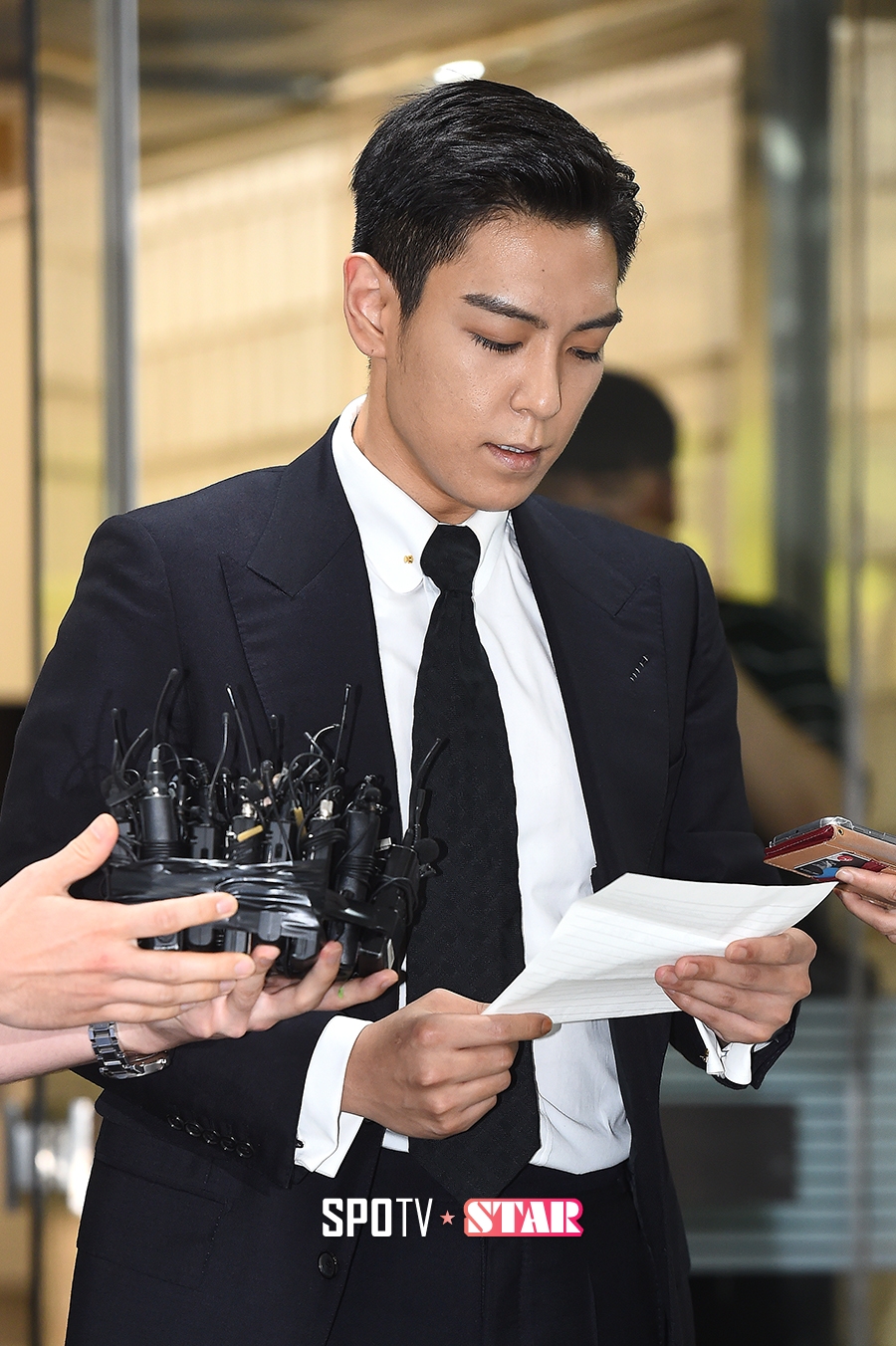 [포토S] 사과문 낭독하는 탑