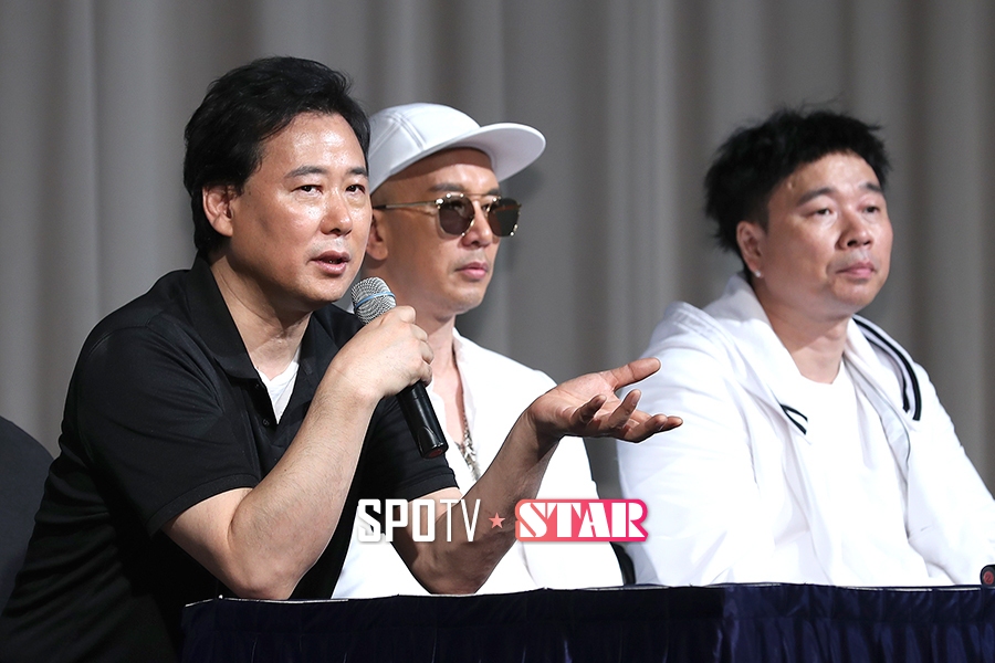 [포토S] 질문에 답하는 김창환 프로듀서