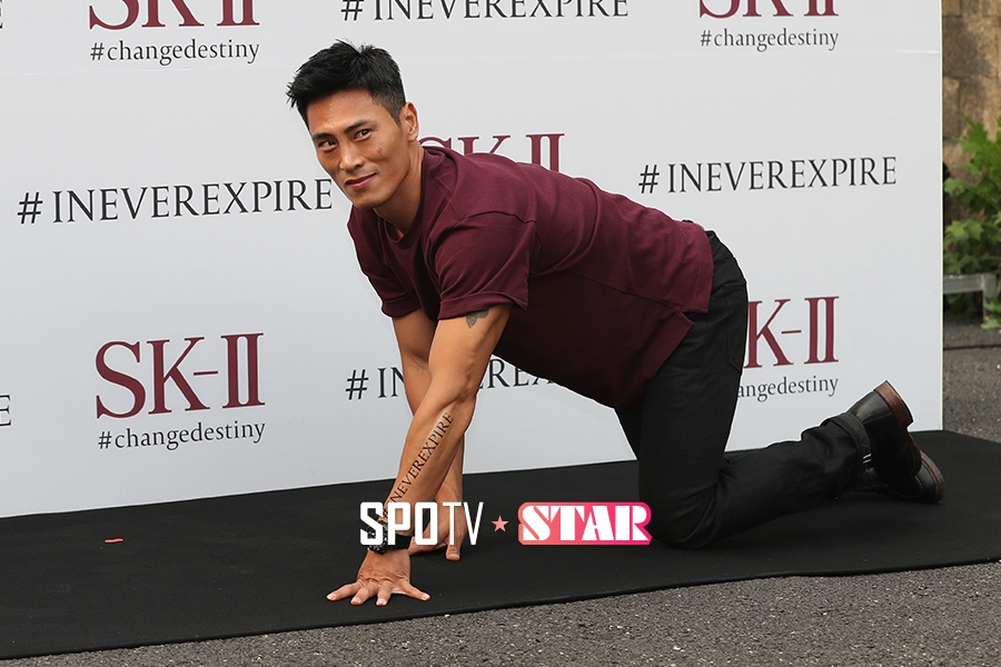 [포토S] 김재우, 성수동에 뜬 한마리 표범