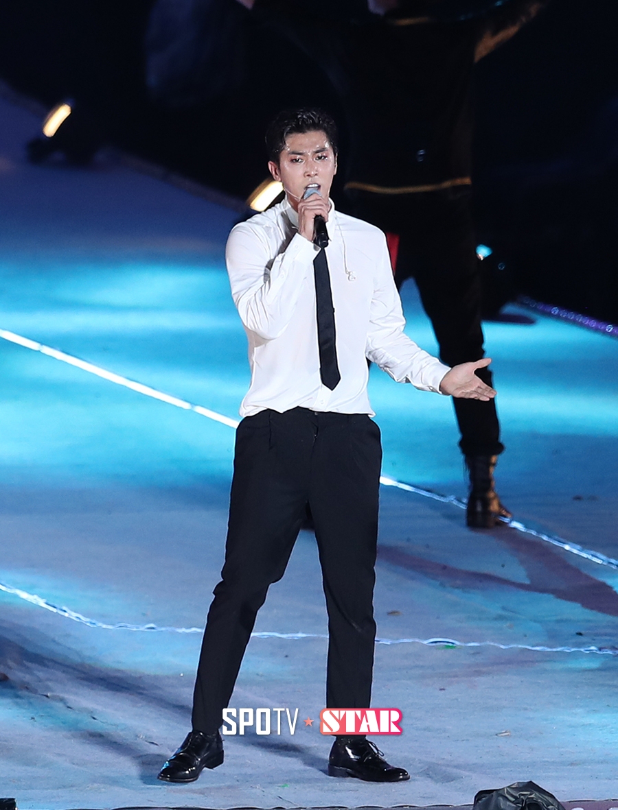 [포토S] 유노윤호, 열정적인 무대