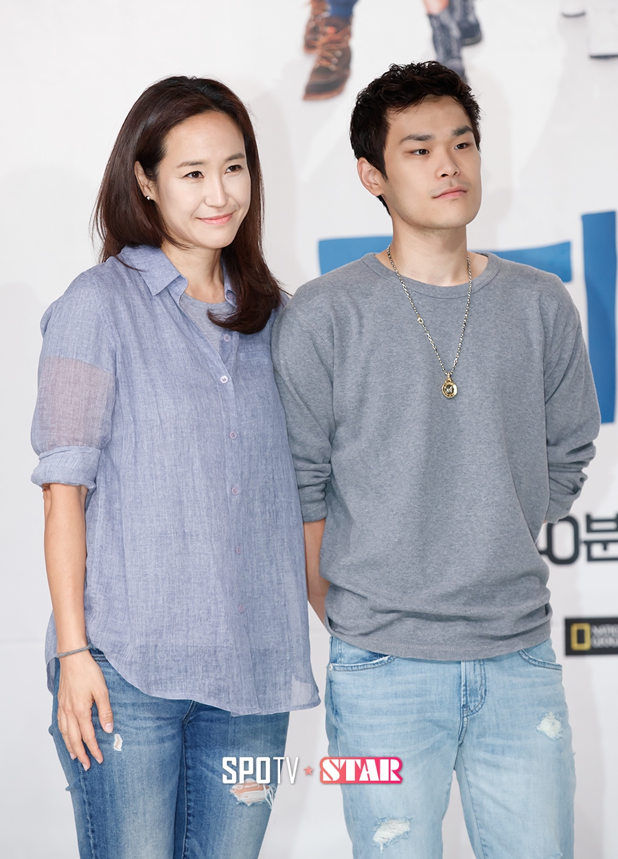 [포토S] 포즈 취하고 있는 강주은-최유성 모자