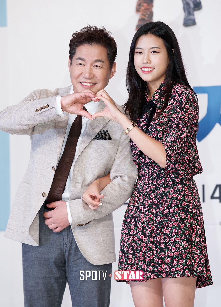 [포토S] 박상원-박지윤 모녀, 사랑스런 하트