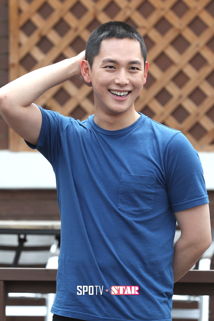 [포토S] '입대' 임시완, 어색한 까까머리