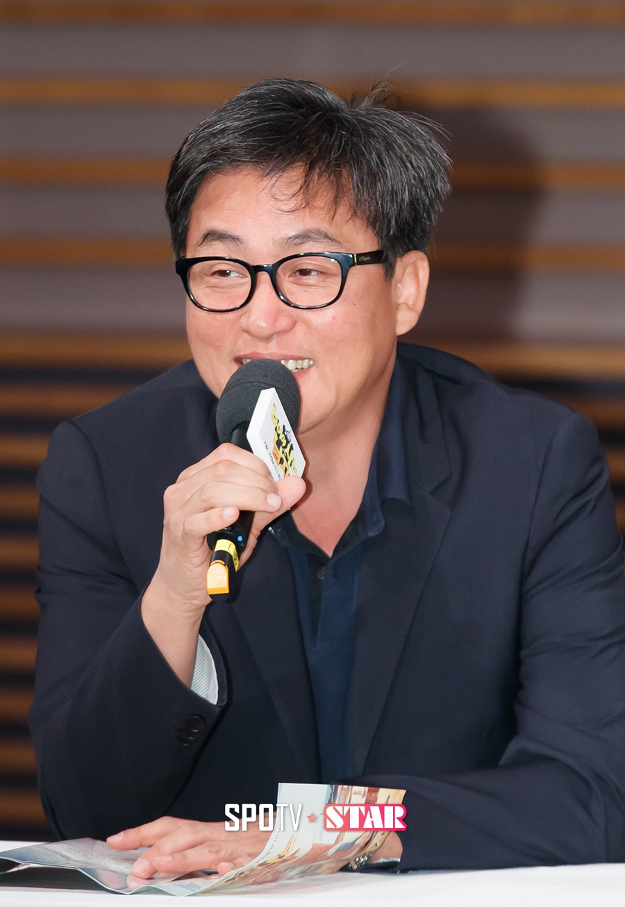 [포토S] 인사하는 고동선 PD