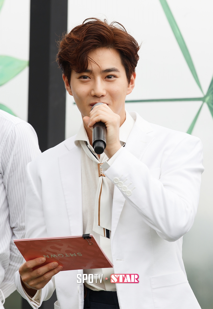 [포토S] 엑소 수호, '진행은 제게 맡기세요'
