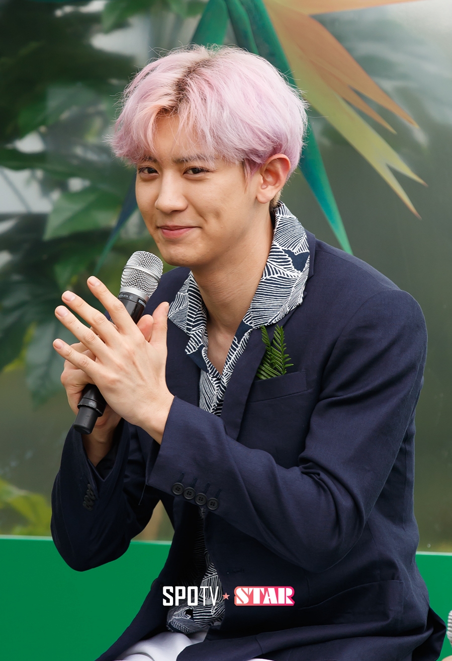 [포토S] 인사하는 엑소 찬열