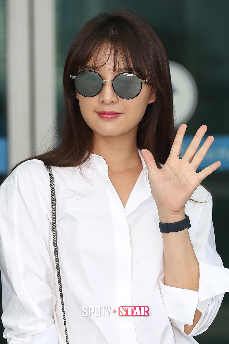 [포토S] 김지원, 선글라스로 가릴 수 없는 예쁜 얼굴