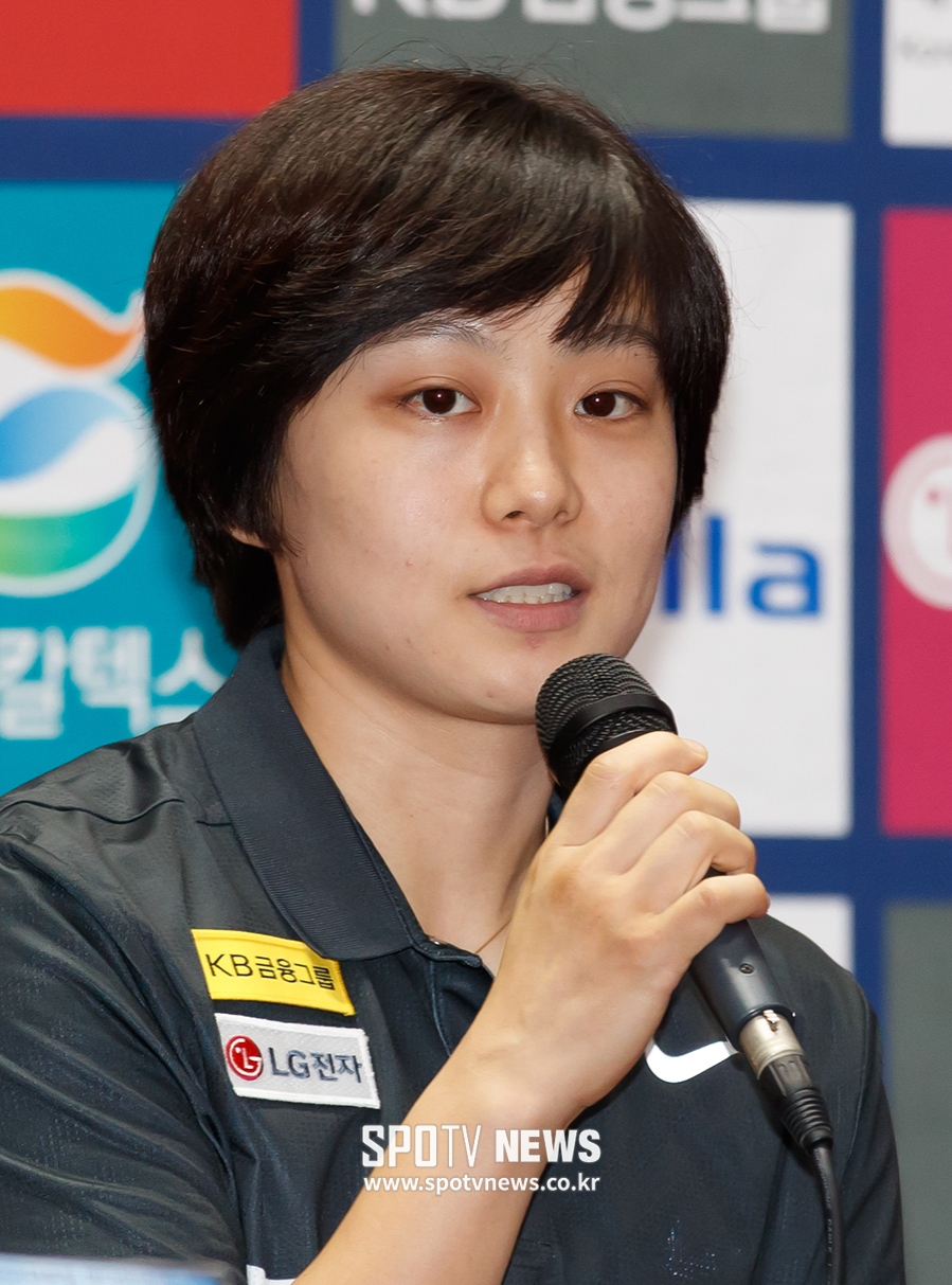 [포토S] 인터뷰 하는 한수진