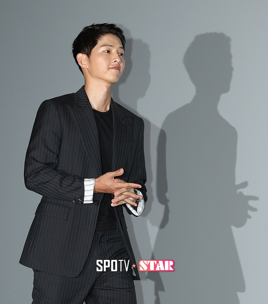 [포토S] 송중기 ,'그림자까지 멋있네'