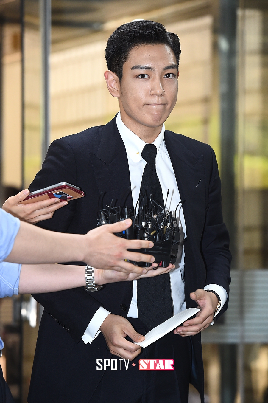 [★위클리 DOWN] 집행유예로 풀려난 아이언‧탑…김정민 VS 前남친 법적 공방