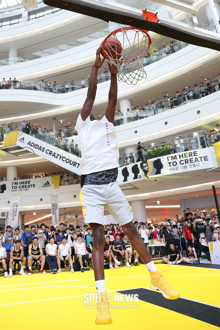[포토S] 앤드류 위긴스, '이것이 바로 NBA 덩크!'