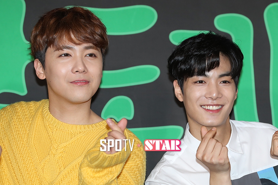 [포토S] 이홍기-김종현, '하트 하트~'