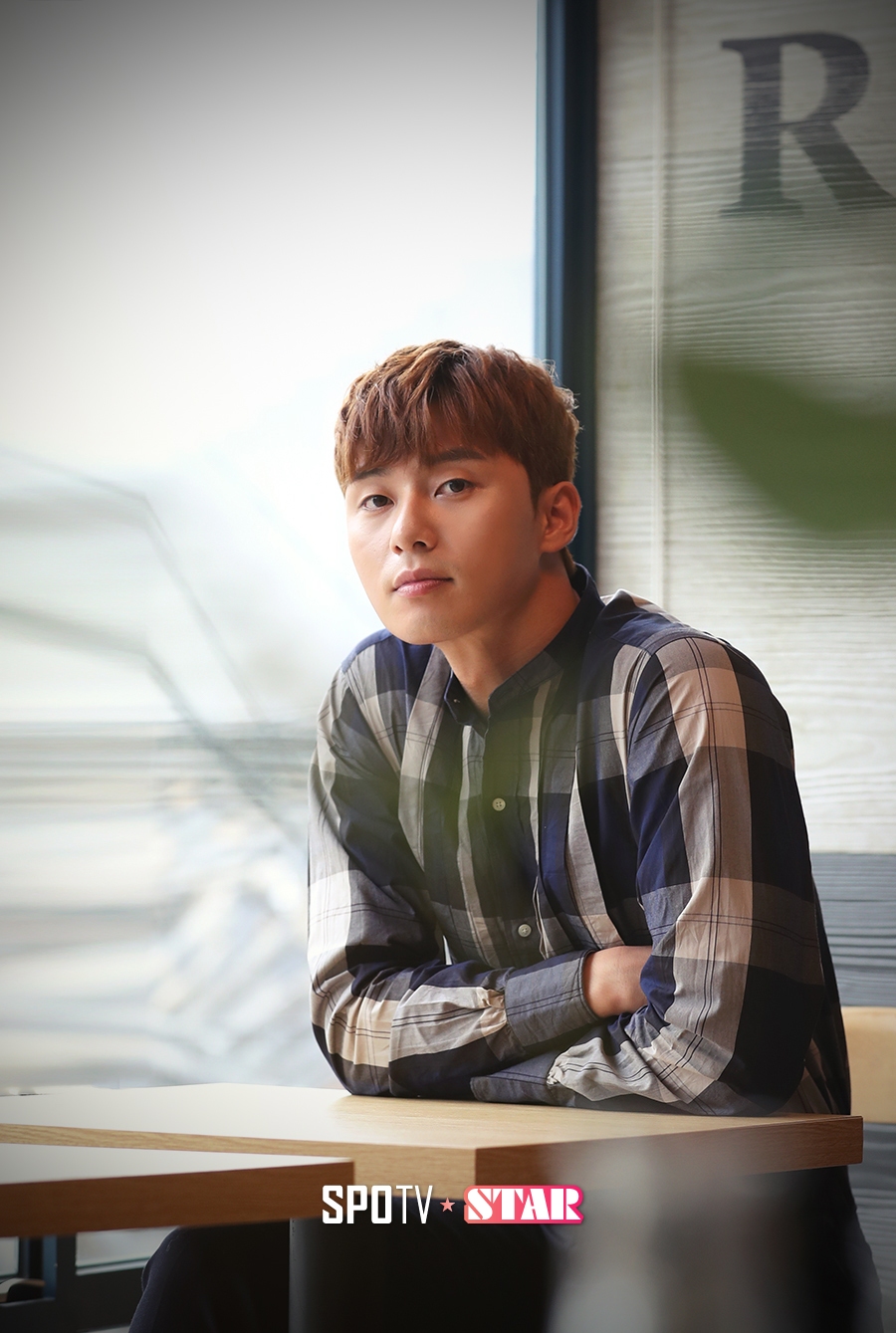 [포토S] 박서준, '생각에 잠겨'