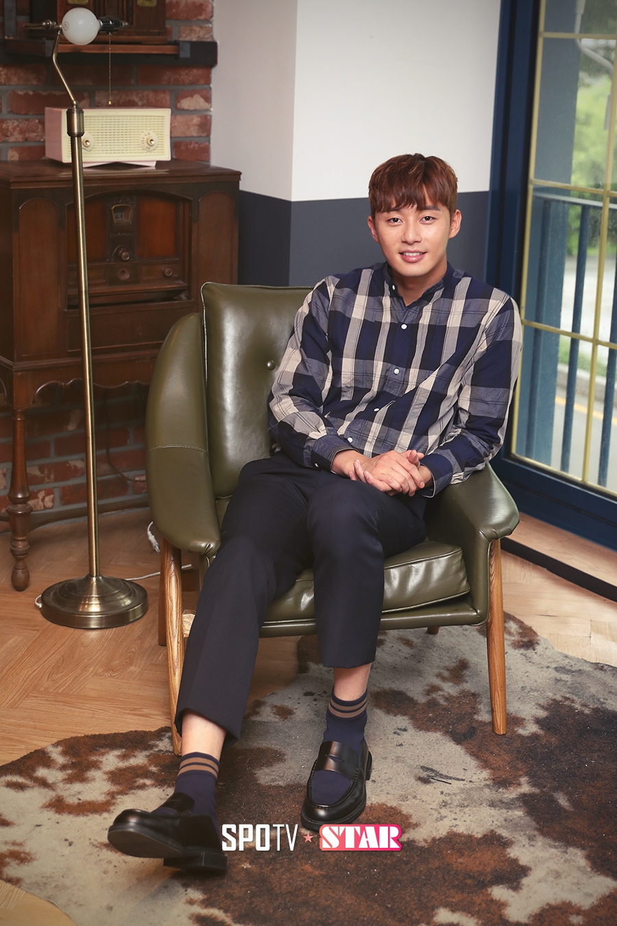 [포토S] 박서준, '앉아만 있어도 화보'