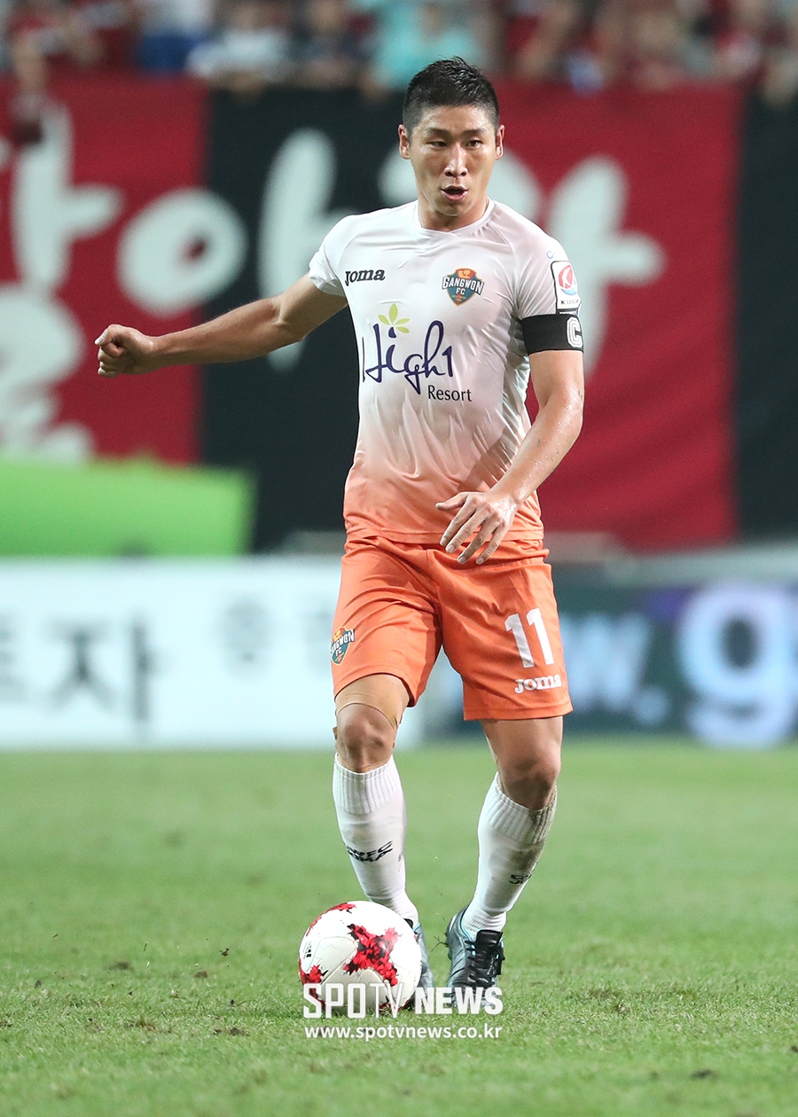 [포토S] 이근호, '어디로 패스를'