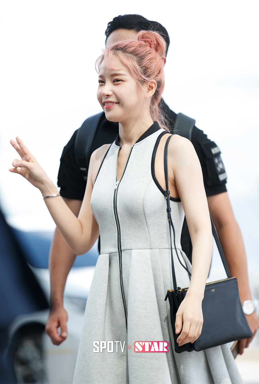 [포토S] 마마무 솔라, 팬들 향해 V포즈