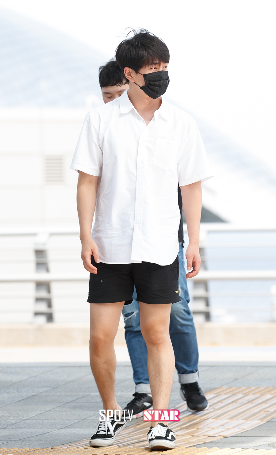 [포토S] 샤이니 온유, 시원한 반바지 입고 출국