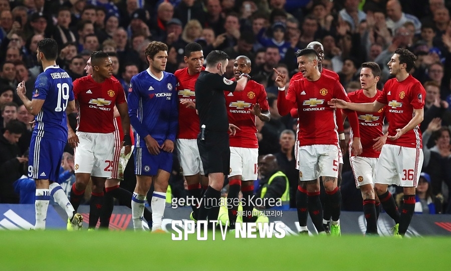 [SPO  이슈] '다이빙 금지부터 ABBA까지' 새로 적용되는 2017-18 시즌 EPL 규칙