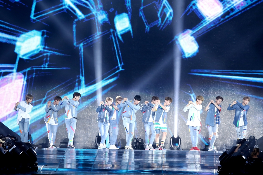 [워너원 쇼콘①] "몽땅 다 보여드립니다"…워너원이 채운 2시간 30분