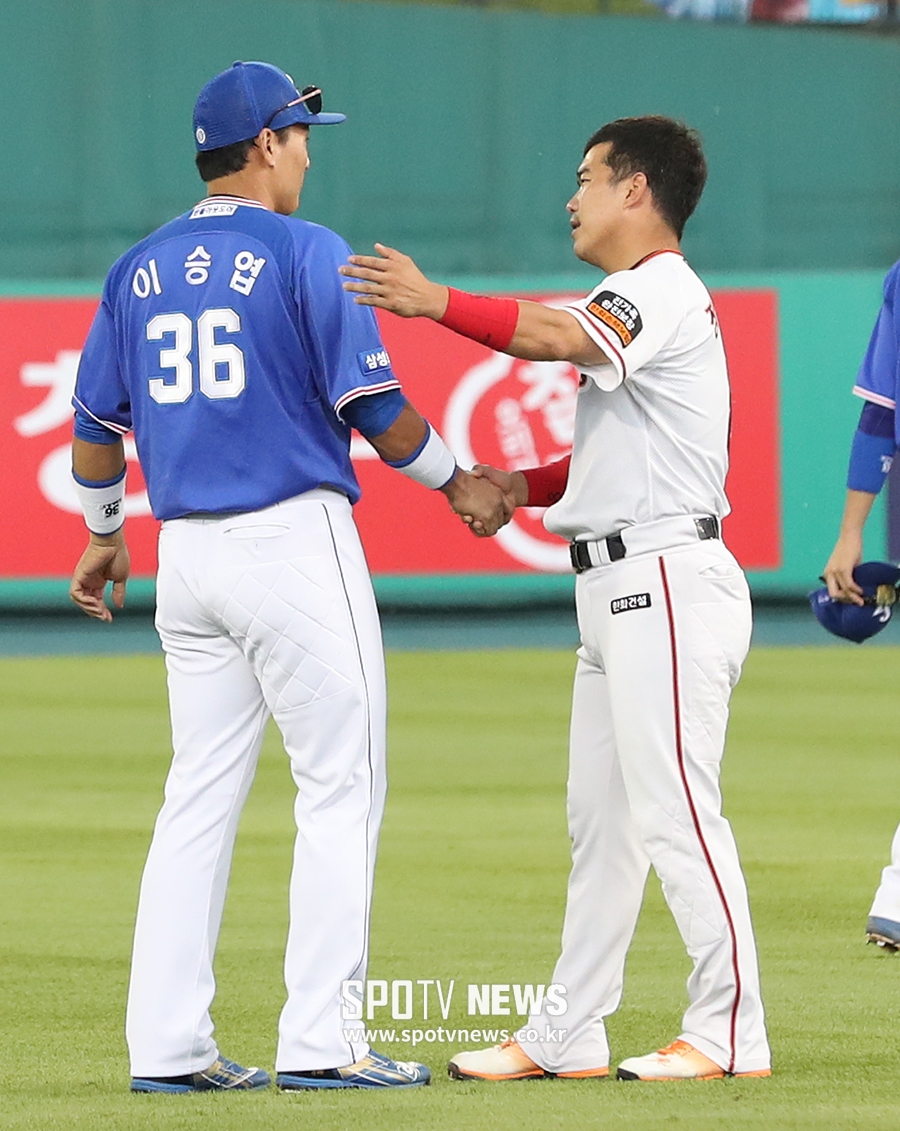 [포토S] 정근우, '승엽이 형 보내기 아쉬워'