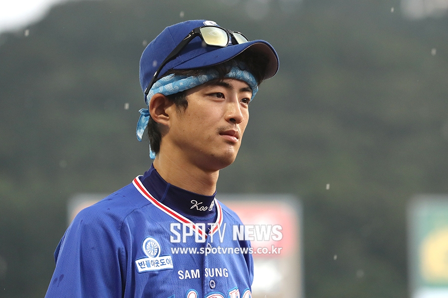 [포토S] 구자욱, 눈에 띄는 반다나 스타일링