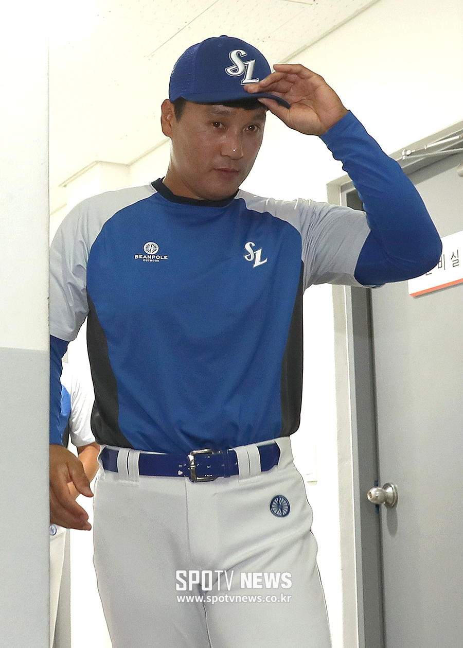 [포토S] 이승엽, '폭우 쏟아지는 대전, 은퇴 투어 어쩌나'