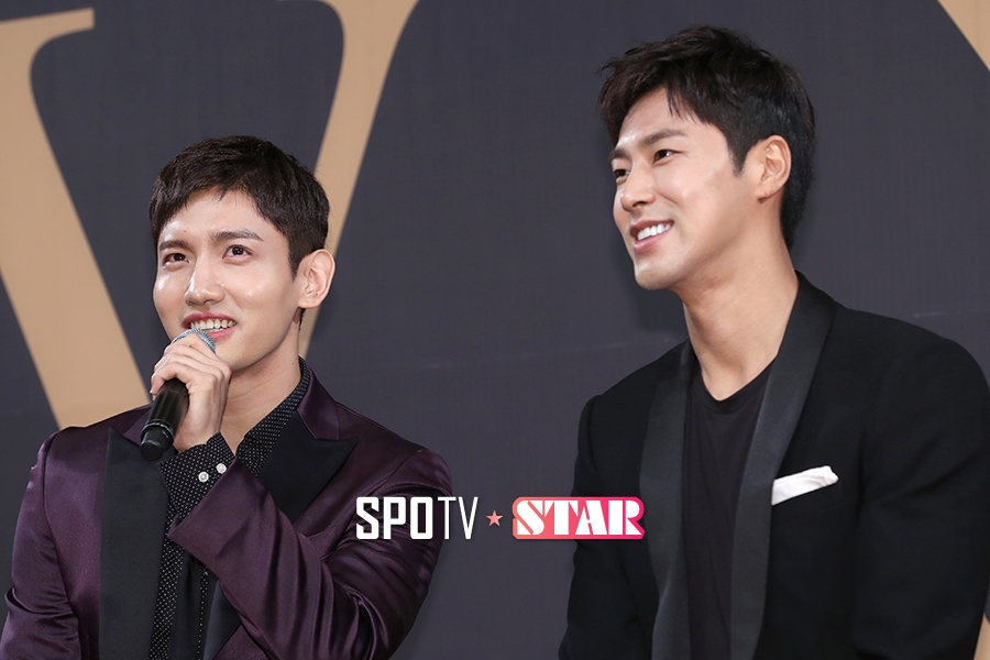 [포토S] '군필돌'로 컴백한 동방신기
