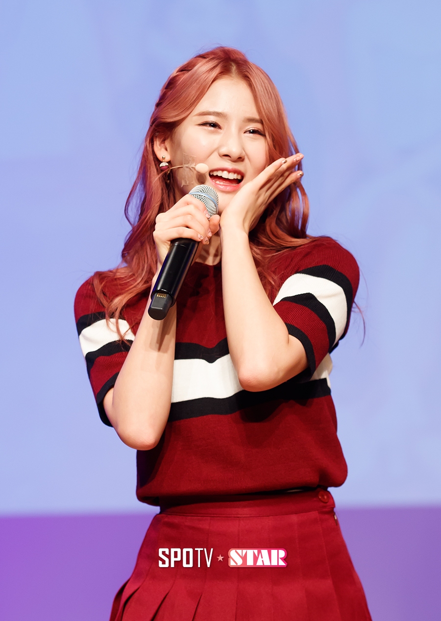 [포토S] 인사하는 에스투 유정