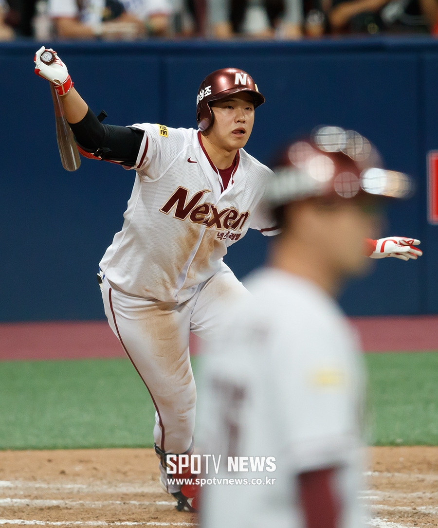 [포토S] 김웅빈, '한 점 달아난다'