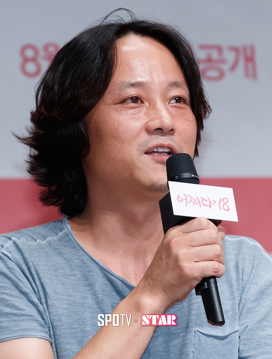 [포토S] 인사하는 김도형 감독